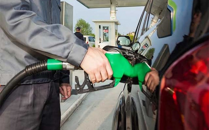 El precio promedio del litro de gasolina se sigue manteniendo en 19.57 pesos