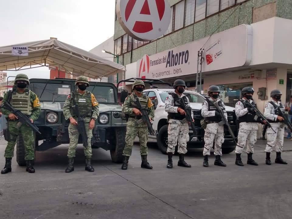 Guardia Nacional vigila filtros sanitarios en el centro de Tuxtla