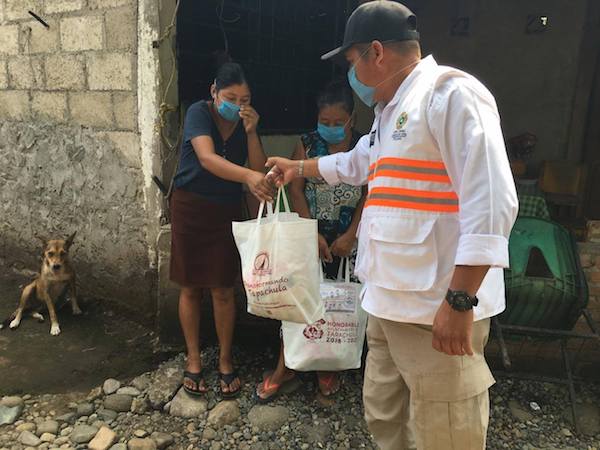 Continúa entrega de ayudas alimentarias a familias vulnerables de Tapachula