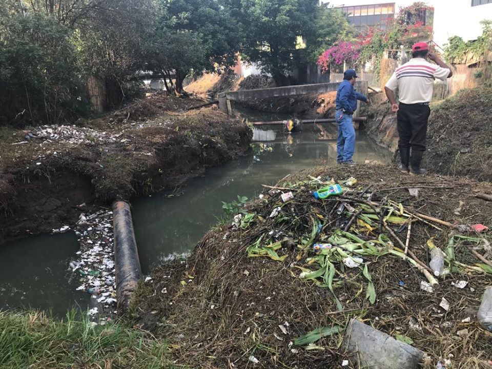 Encuentran restos de vehículos y refrigeradores en ríos de San Cristóbal