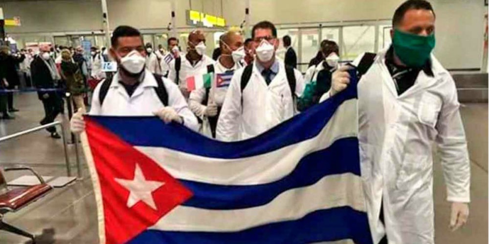 El enojo de los médicos mexicanos con los cubanos / A Estribor