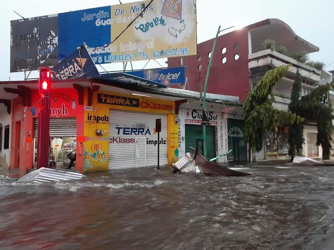 Tromba deja inundaciones, árboles caídos y apagones en Tapachula