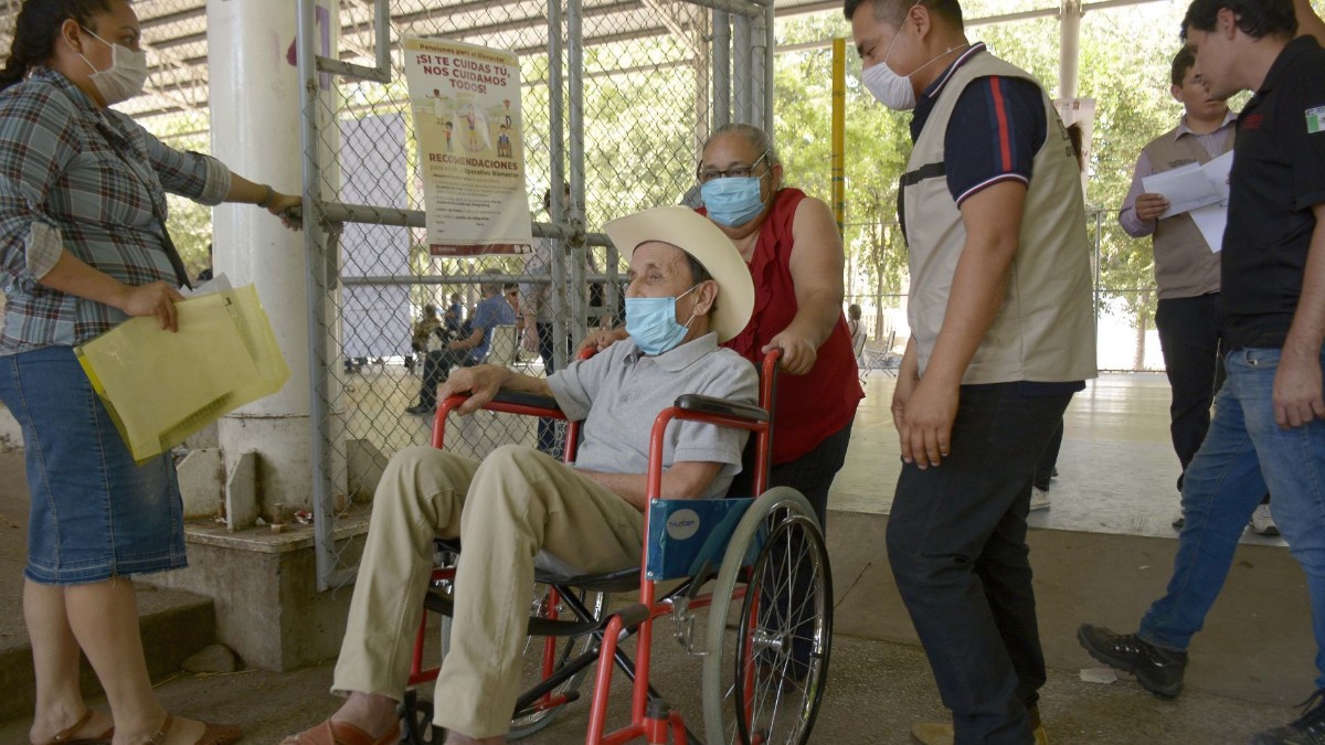 Incrementan medidas sanitarias para cobrar pensiones en Tapachula