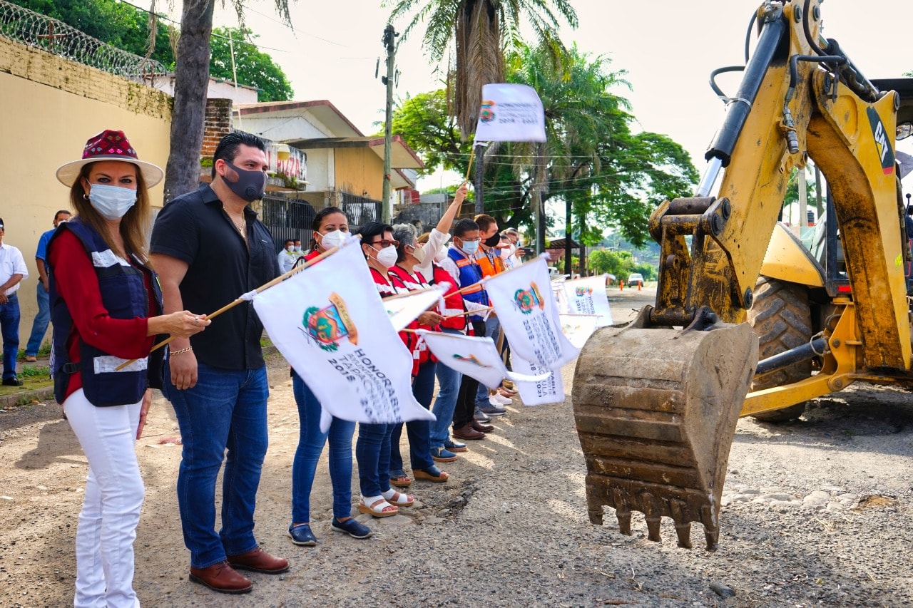 Brindan manteniendo a las calles de Tapachula