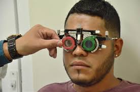 Los problemas de la vista son más comunes en jóvenes: IMSS