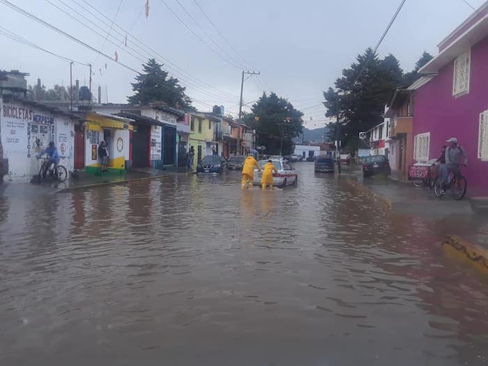 Lluvias en San Cristóbal dejan más de 20 colonias inundadas
