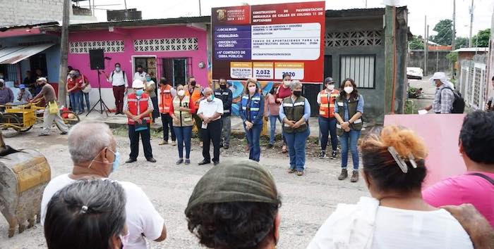 Inicia pavimentación de vialidades en colonias del sur de Tapachula