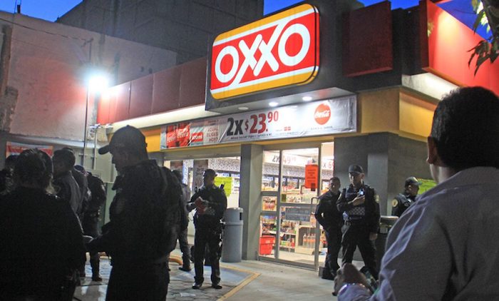 Detienen a presunto asaltante de tiendas Oxxo en Tuxtla