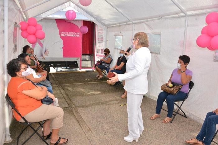 IMSS promueve prevención del cáncer de mama