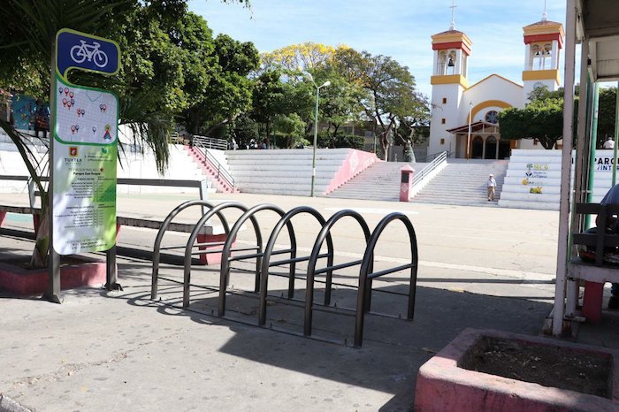 Instalan ciclopuertos en espacios públicos de Tuxtla