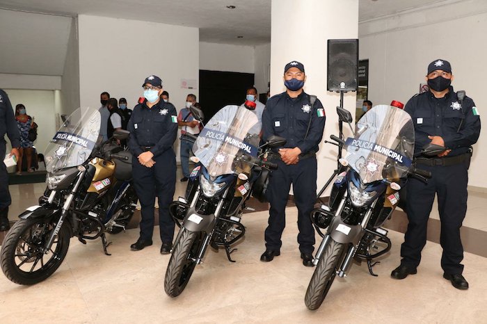 Realizan entrega de uniformes y equipamiento a policías municipales de Tuxtla Gutiérrez