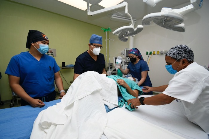 Tras ser atendido por Covid-19, regresa cirujano del IMSS Chiapas a combatir la pandemia