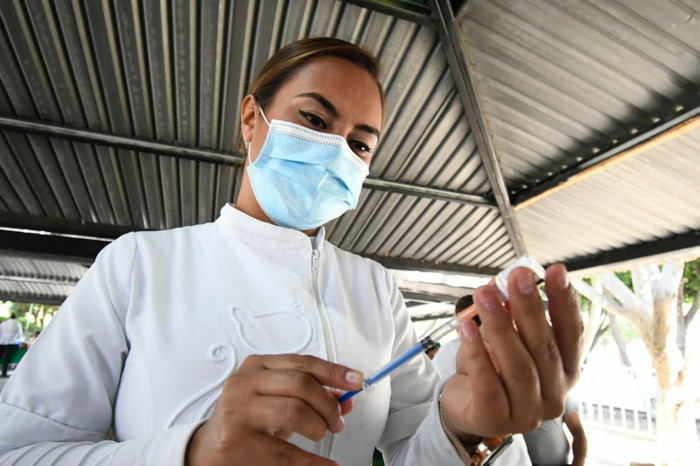 IMSS y sector salud de Chiapas redoblan esfuerzos para aumentar cobertura de vacunación cotra COVID-19