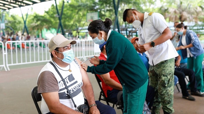 Inicia IMSS Chiapas vacunación de primera dosis para adultos de 40 a 49 años en Cintalapa