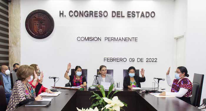 Congreso de Chiapas exhorta  atender socavón en carretera