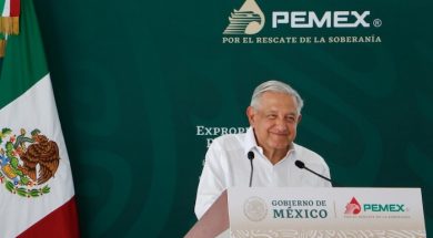 amlo pemex-ANIVERSARIO-DE-LA-EXPROPIACION-PETROLERA-MINATITLAN-VERACRUZ-FOTO-019-770×513