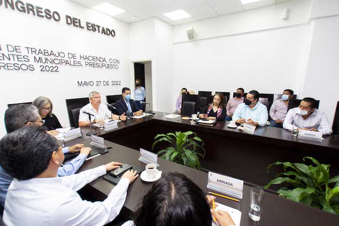Congreso apoya a municipios a consolidar desarrollo social: Granda Pastrana