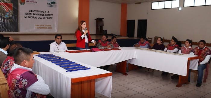 Tania Robles toma protesta al Comité Deportivo Municipal de Zinacantán