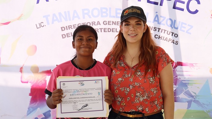 Tania Robles toma protesta a integrantes del Comité Deportivo Municipal de Mapastepec