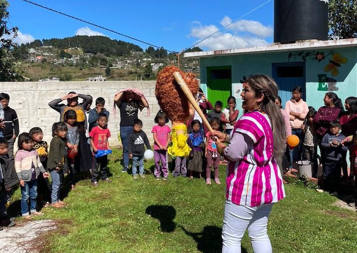 Fortalece y promueve Rocío Cervantes la lectura en municipios de los Altos de Chiapas con el programa “La Magia de las Letras”