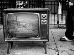 television blanco y negro