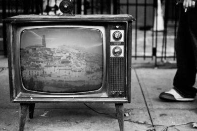 television blanco y negro