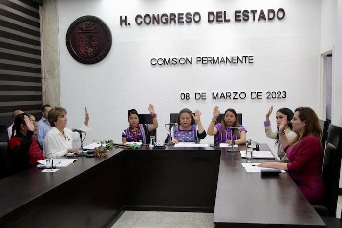 Comisión Permanente aprueba licencia de regidora y síndica de los municipios de Tuxtla Chico y Juárez