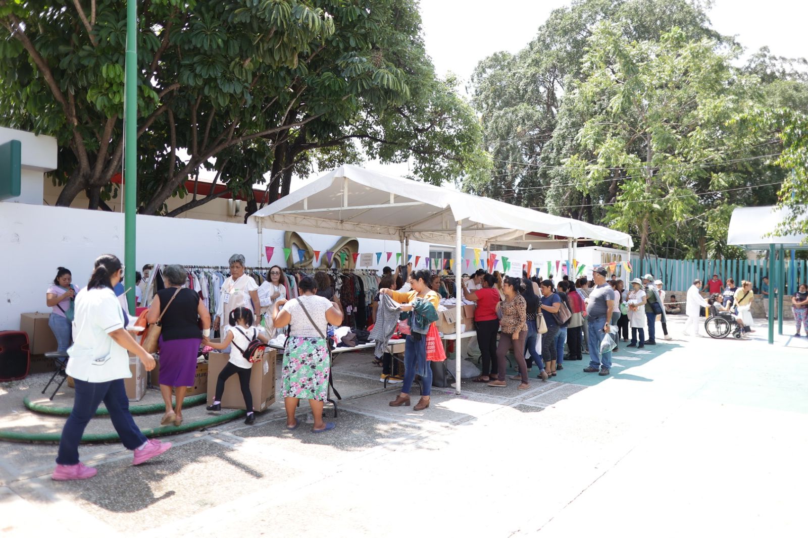 Realiza Voluntariado del IMSS Chiapas Segunda Edición del “Bazar con Causa”