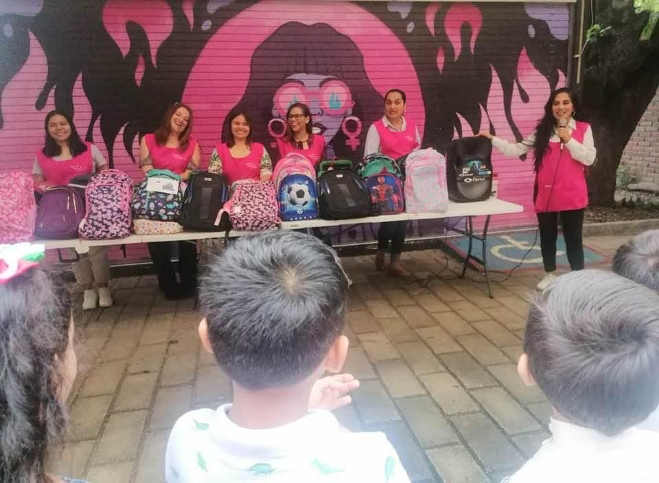 Fundación Unidas por la Sangre entregan útiles a niños con madres privadas de la libertad