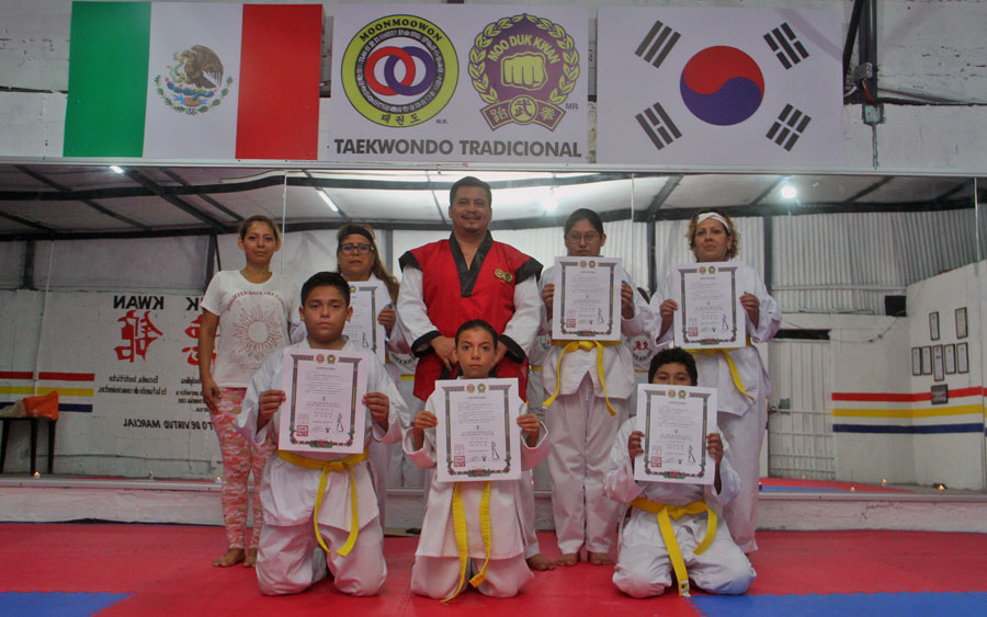 Moo Duk Kwan “Dai Won Moon” entrega certificados de Grados Kups 2023