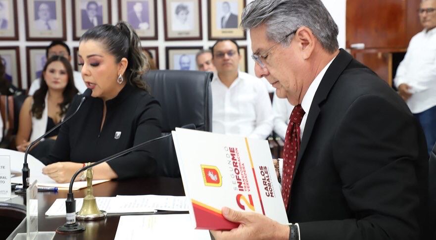 Presentó Carlos Morales Vázquez el documento de su segundo Informe de Gobierno en sesión solemne de Cabildo