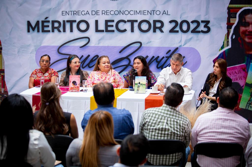 Congreso del Estado entrega “Reconocimiento al Mérito Lector 2023” a la escritora Sue Zurita