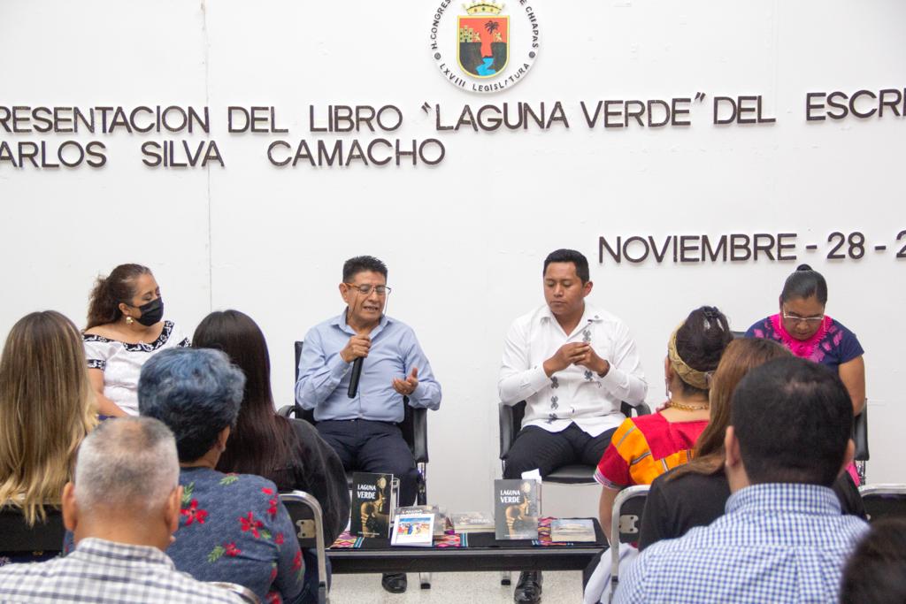 Presenta diputado Cuauhtemoc Hernández libro: “Laguna Verde” del escritor Carlos Silva Camacho