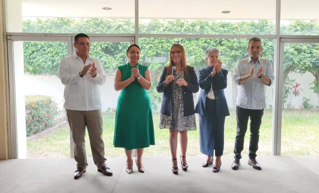 Presentan nueva mesa directiva del Colegio Regional de Notarios Región Centro