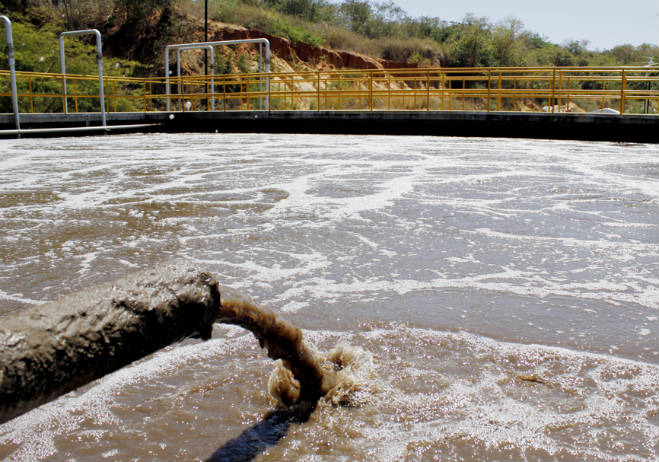 El agua y la contaminación / La última y nos vamos