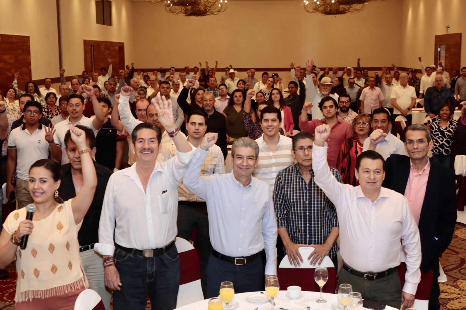 Comité por la Defensa de la Continuidad en Tuxtla va con Aquiles Espinosa