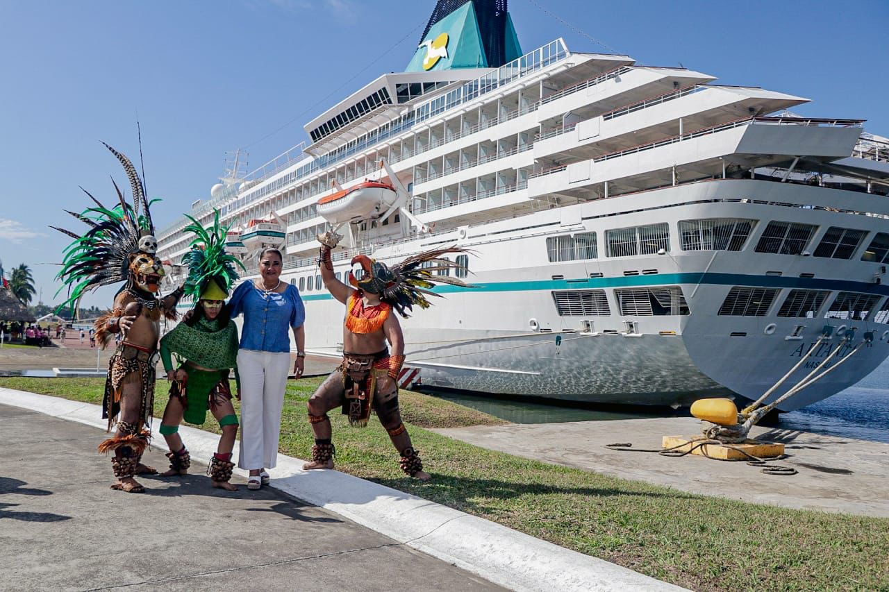 Con la llegada del barco “Artania” inicia temporada de cruceros en Tapachula 2024