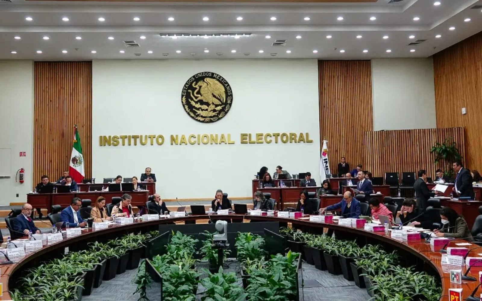 INE define formato de tres debates presidenciales