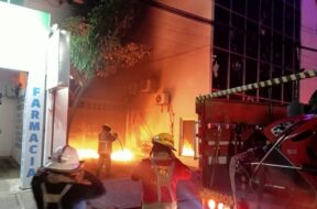 Atacan con bombas molotov al IEPC Chiapas1