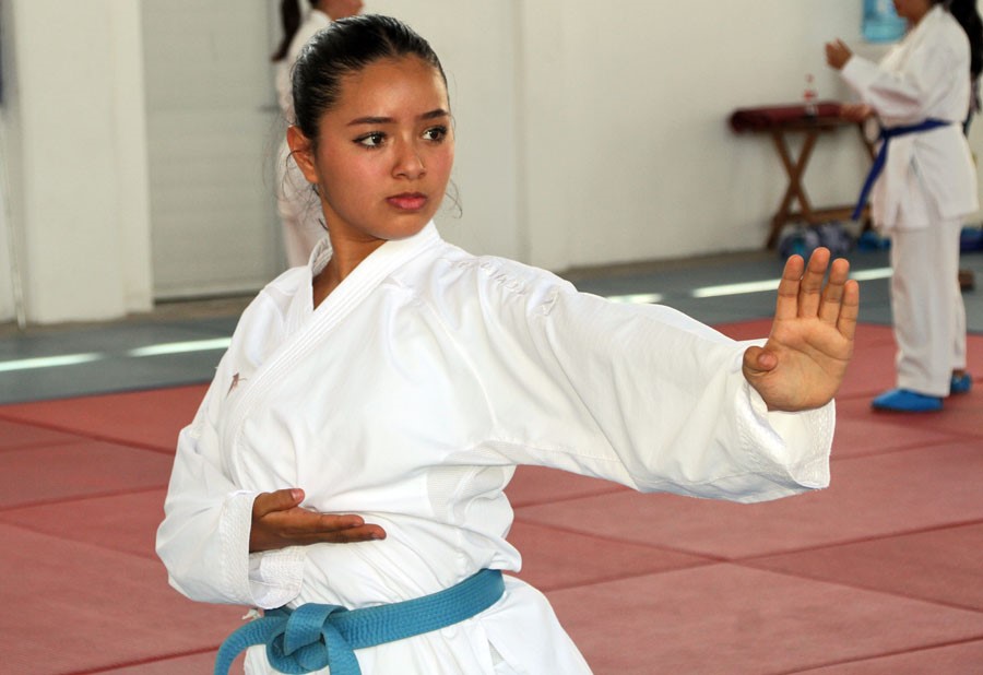 La artermarcialista Fernanda Arroyo homologa su grado de Cinta Negra ante la Federación Mexicana de Karate