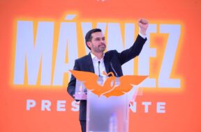 Jorge Álvarez Máynez oficializa candidatura presidencial con MC1