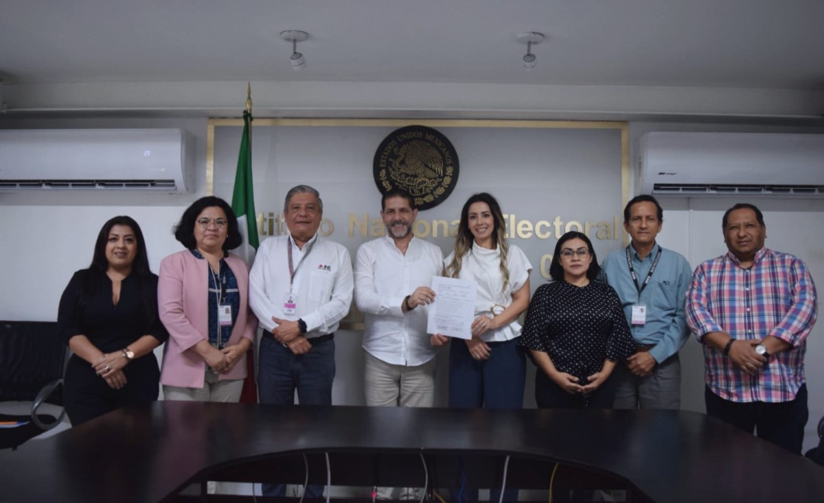 Recibe INE Tuxtla registro de candidatura independiente a la Diputación Federal por el Distrito 09