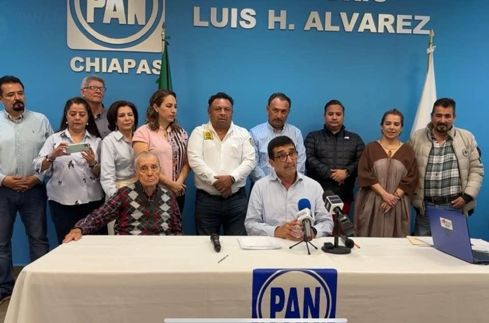 Oscar Ochoa respalda registro de Paco Rojas y Bayardo Robles como Precandidatos a la Presidencia de Tuxtla Gutiérrez