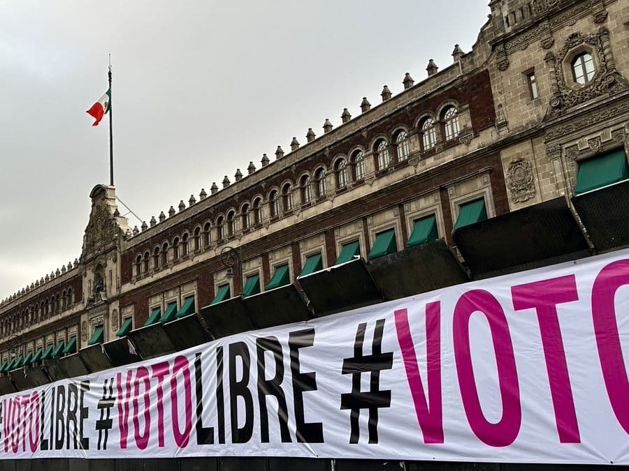 Marcha por la democracia / A Estribor