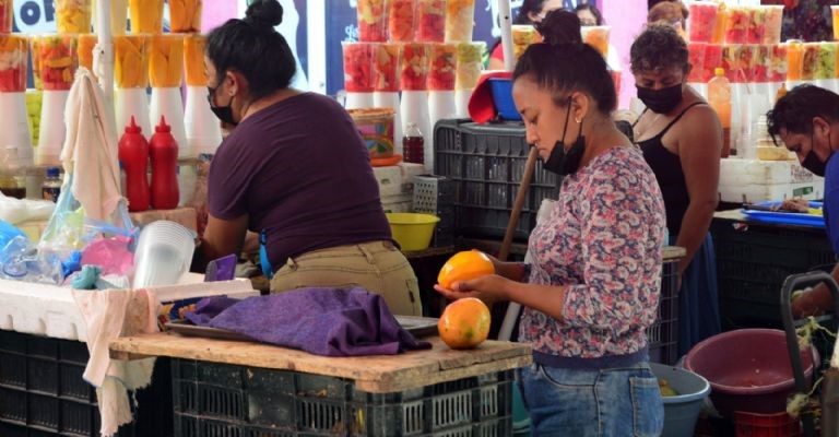 Día Internacional de la Mujer: Persiste desigualdad de género en el mercado laboral, mexicanas ganan 15% menos que hombres