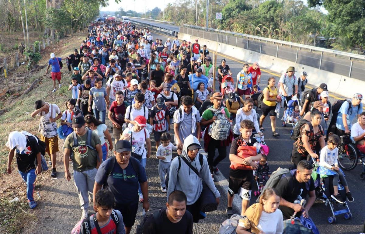 Caravana migrante recorre más de 45 kilómetros en solo dos días por Chiapas