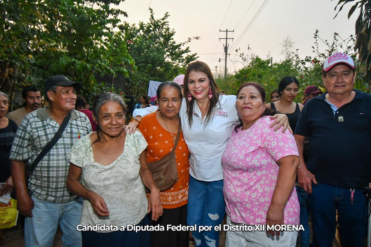 Rosy Urbina intensifica reuniones en colonias y municipios del Distrito XII