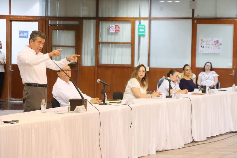 Rutilio Escandón pide a titulares de dependencias redoblar el paso ante cierre de administración