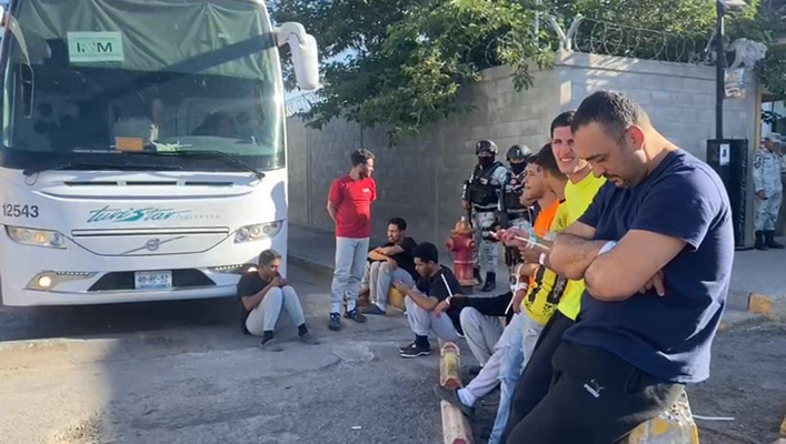 Deportados protagonizan protesta para evitar su traslado de regreso a Chiapas