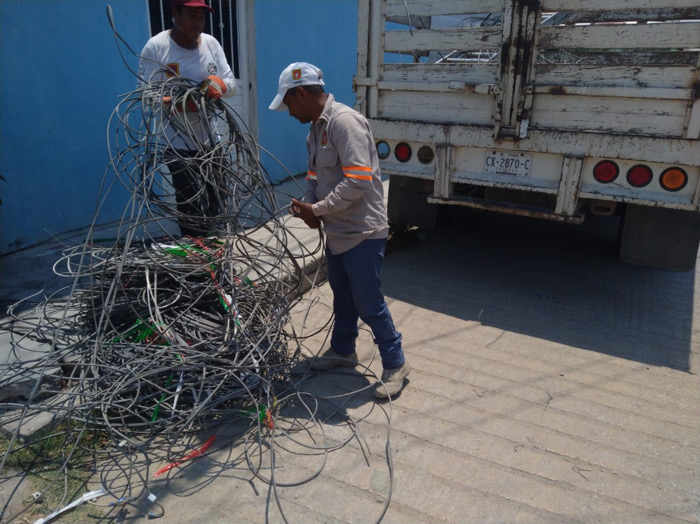 Operativo en Tuxtla: Retiro de cables para una ciudad más segura y limpia
